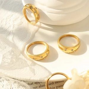 14k GP Seven Star Shape Cubic Zirconia Inlaid Ring